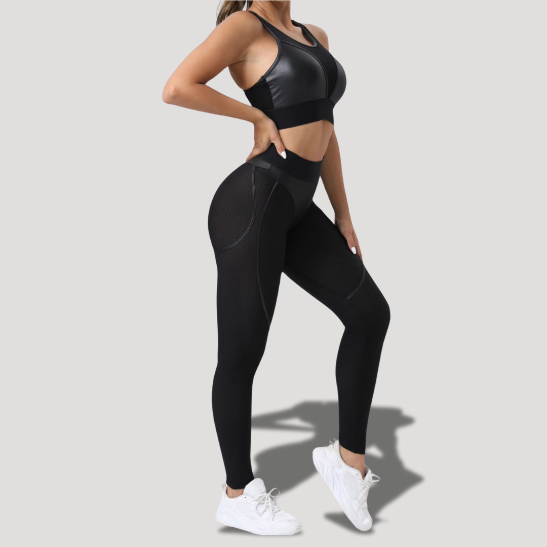 Nuevo Set microperforado con detalle MESH Sexy Femme - Efecto Push Up. Acabado vinipiel.