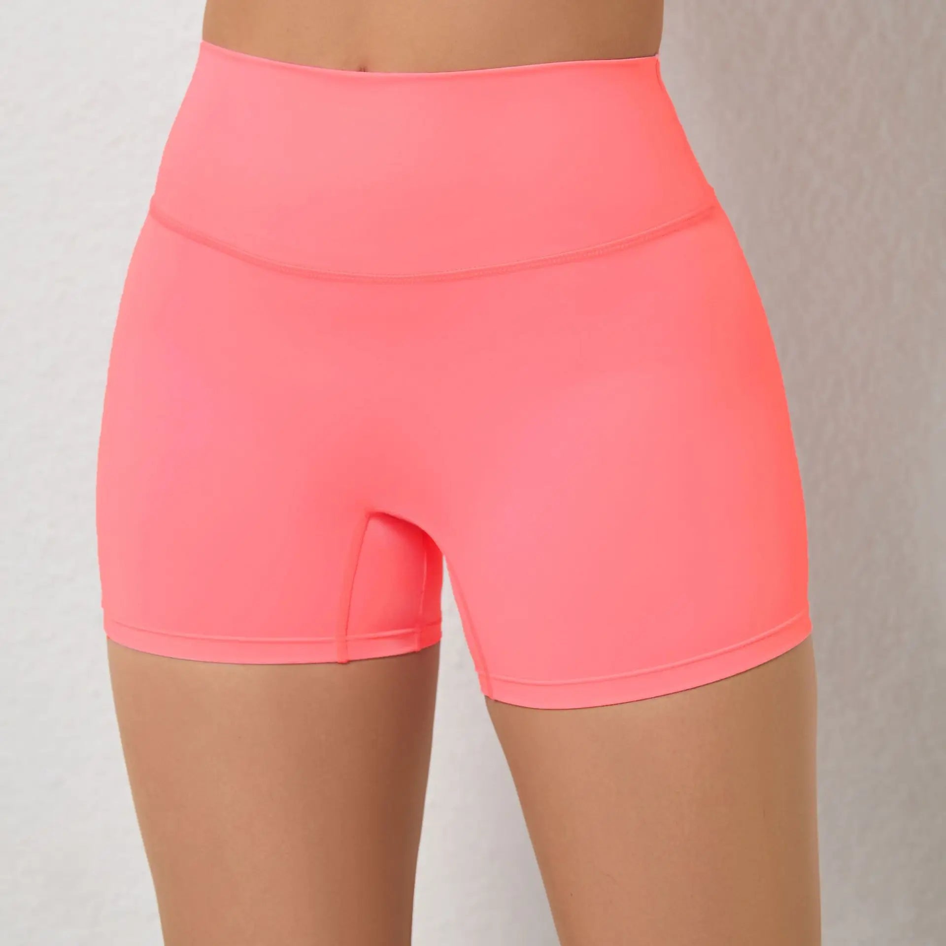 Shorts Deportivos Push Up Blancos con Tejido Ajustado – Belovecraft™