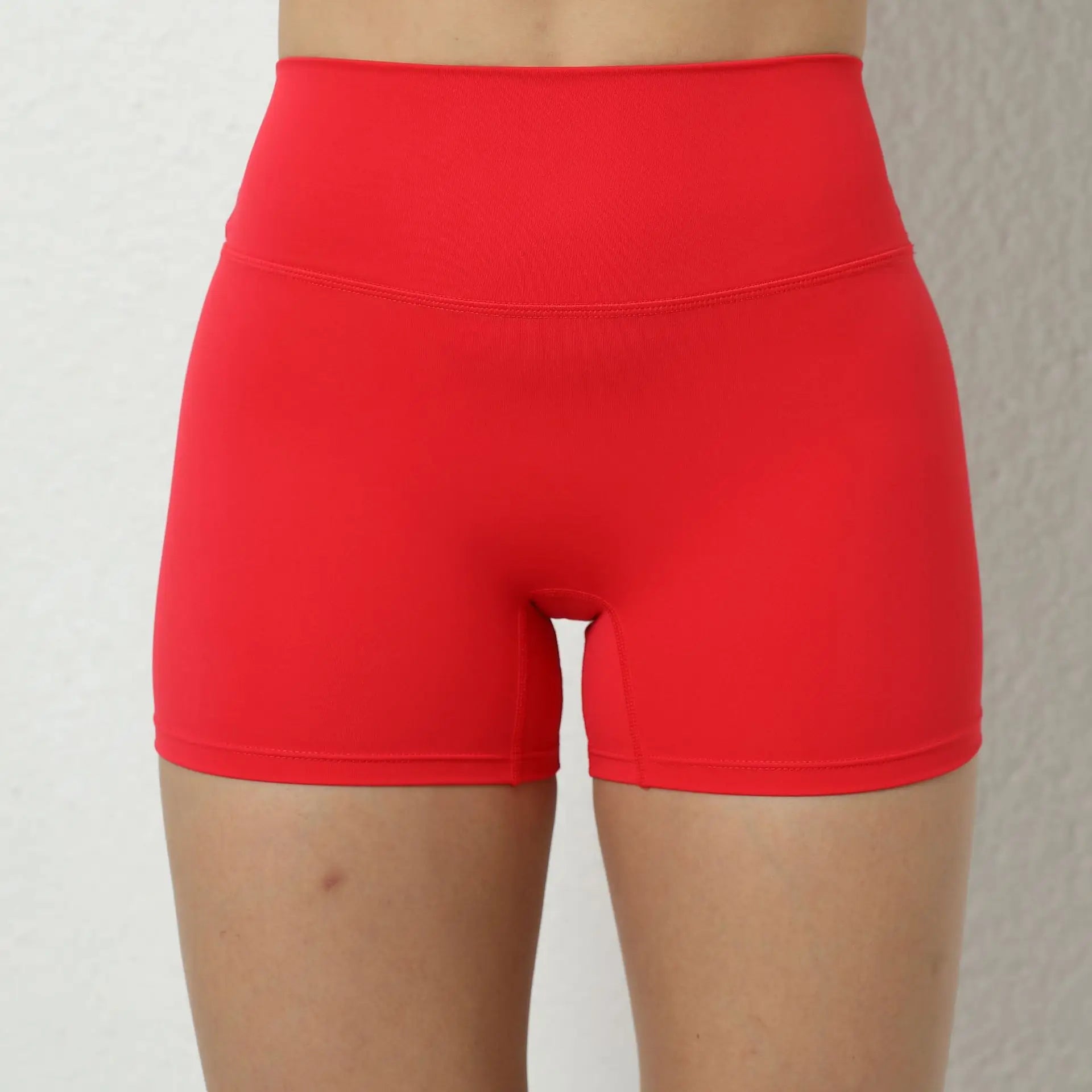 Shorts Deportivos Push Up Blancos con Tejido Ajustado – Belovecraft™