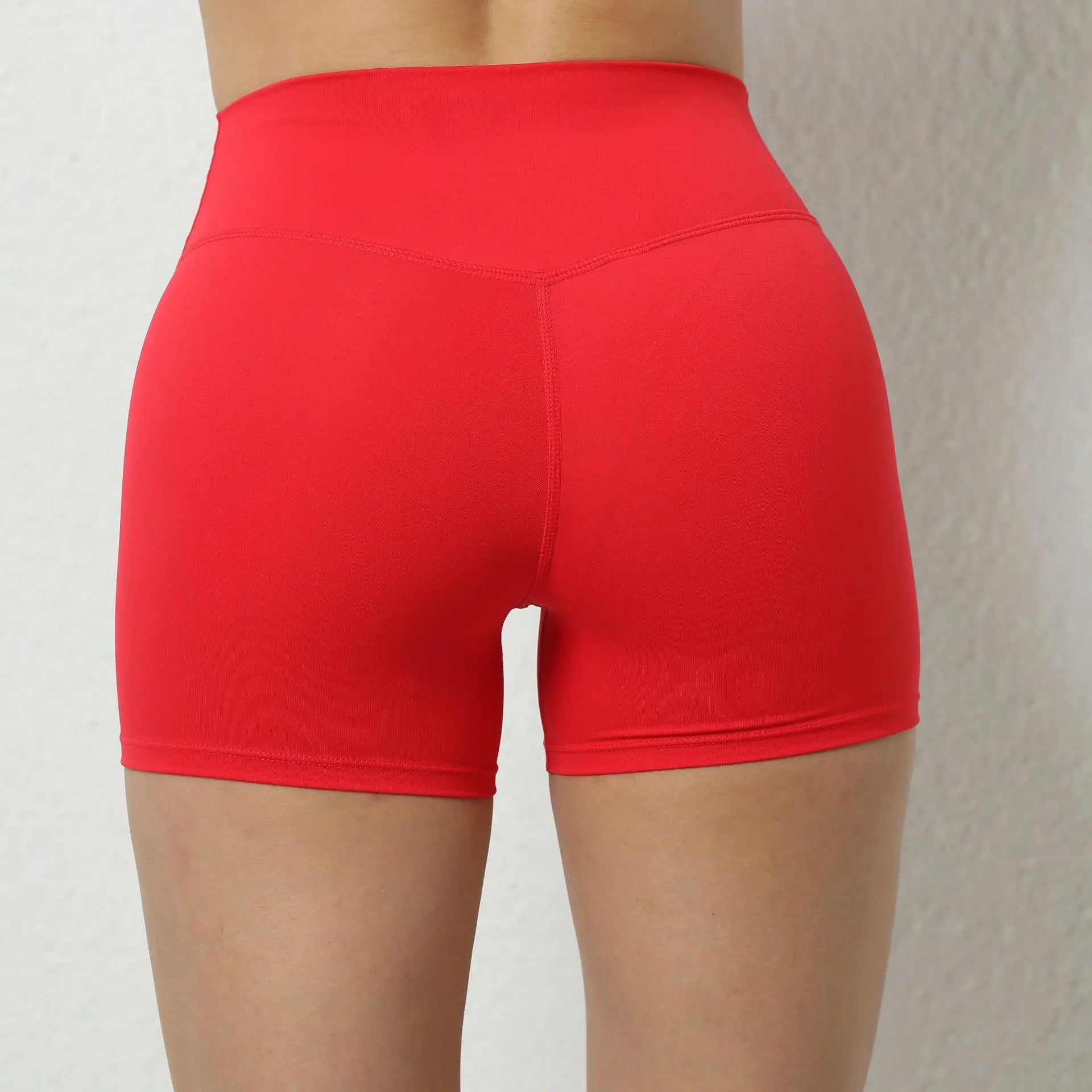 Shorts Deportivos Push Up Blancos con Tejido Ajustado – Belovecraft™