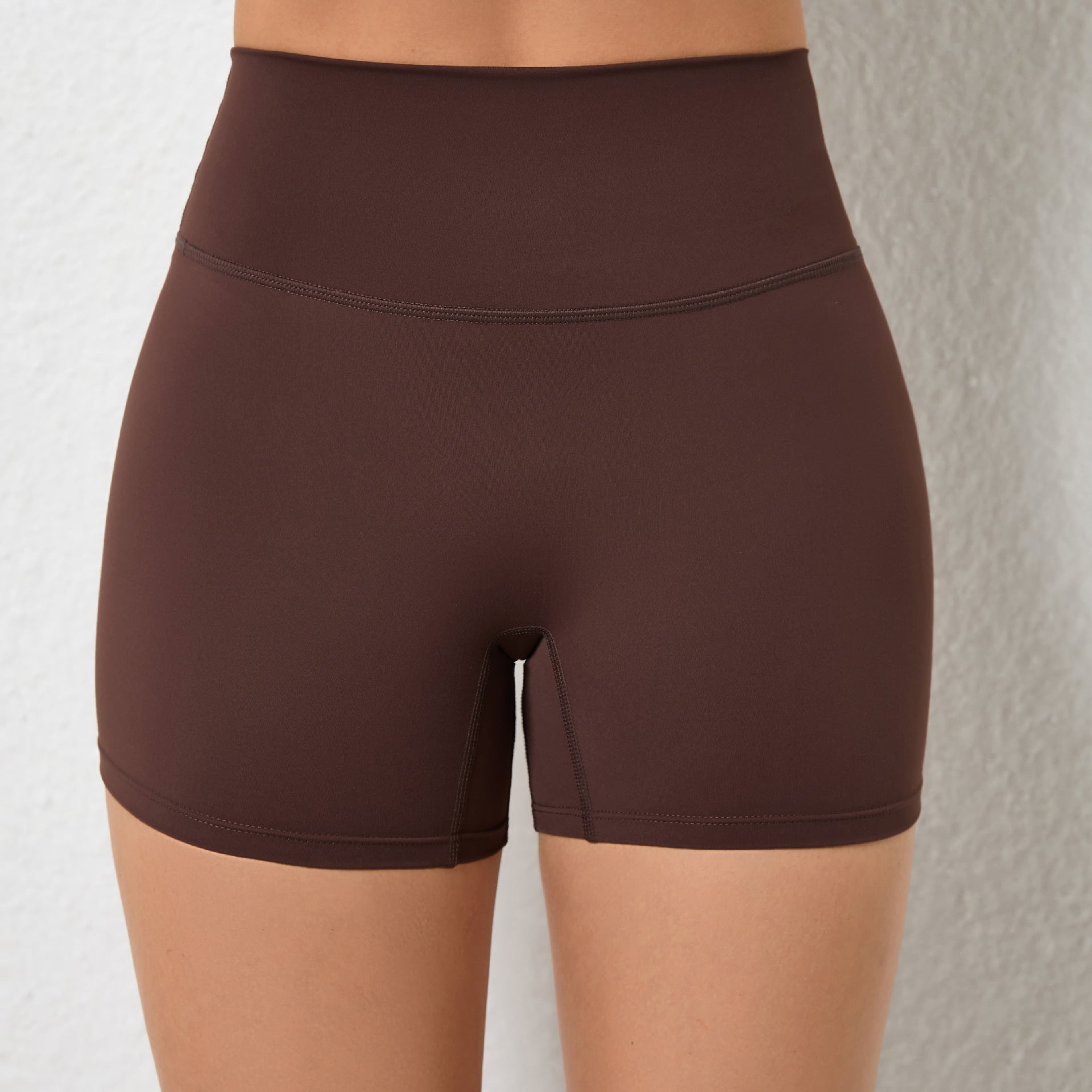 Shorts Deportivos Push Up Blancos con Tejido Ajustado – Belovecraft™